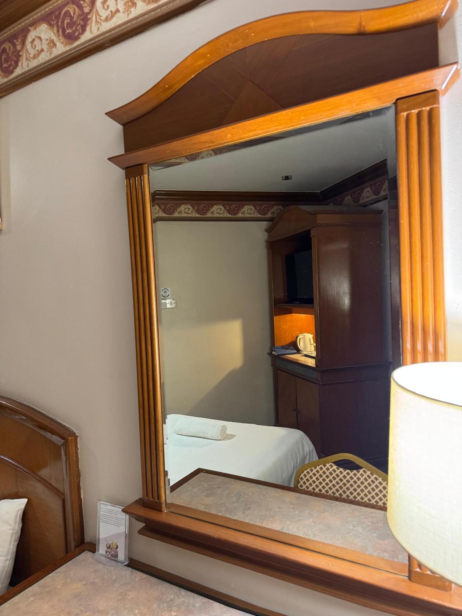 Hotel Deleeton Kota Kinabalu Dış mekan fotoğraf