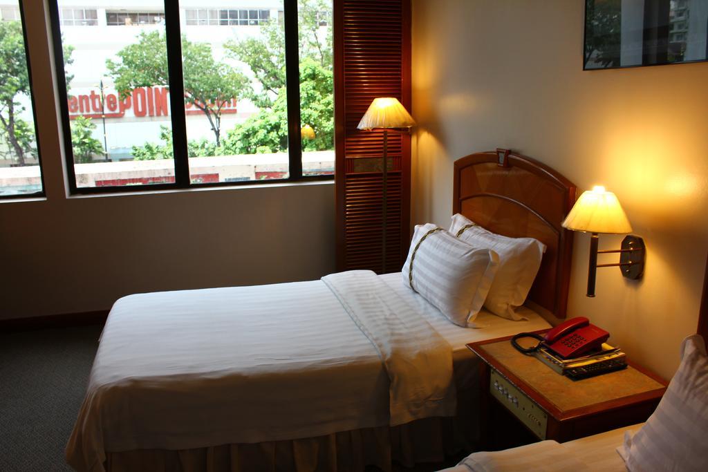 Hotel Deleeton Kota Kinabalu Oda fotoğraf