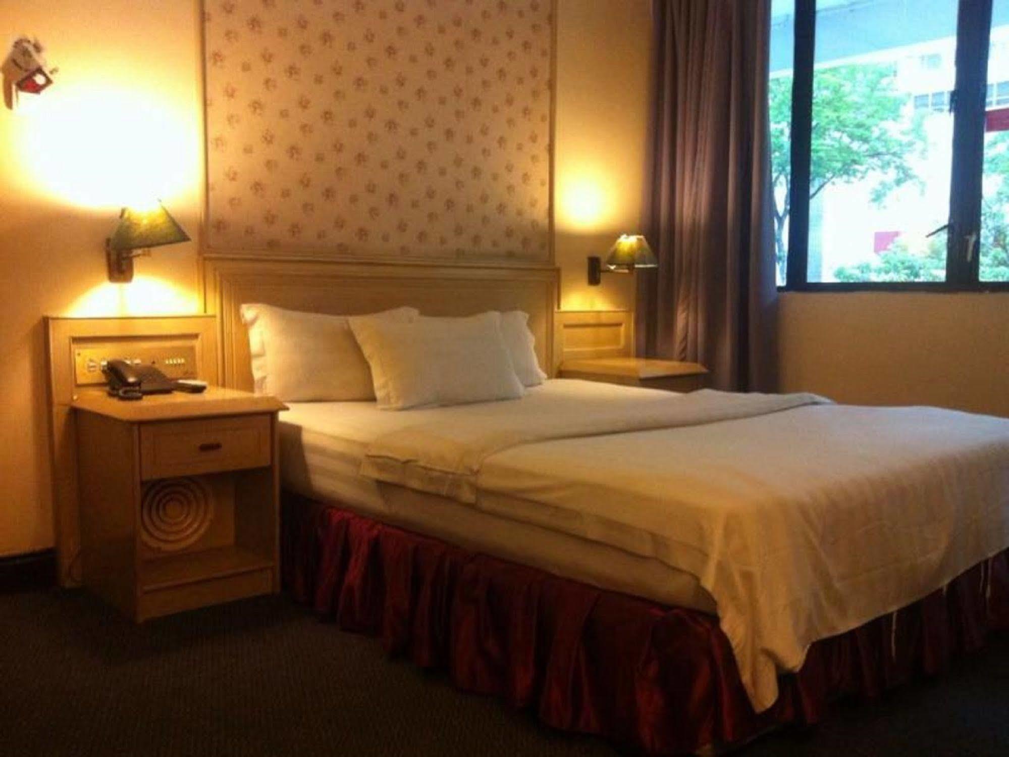 Hotel Deleeton Kota Kinabalu Dış mekan fotoğraf
