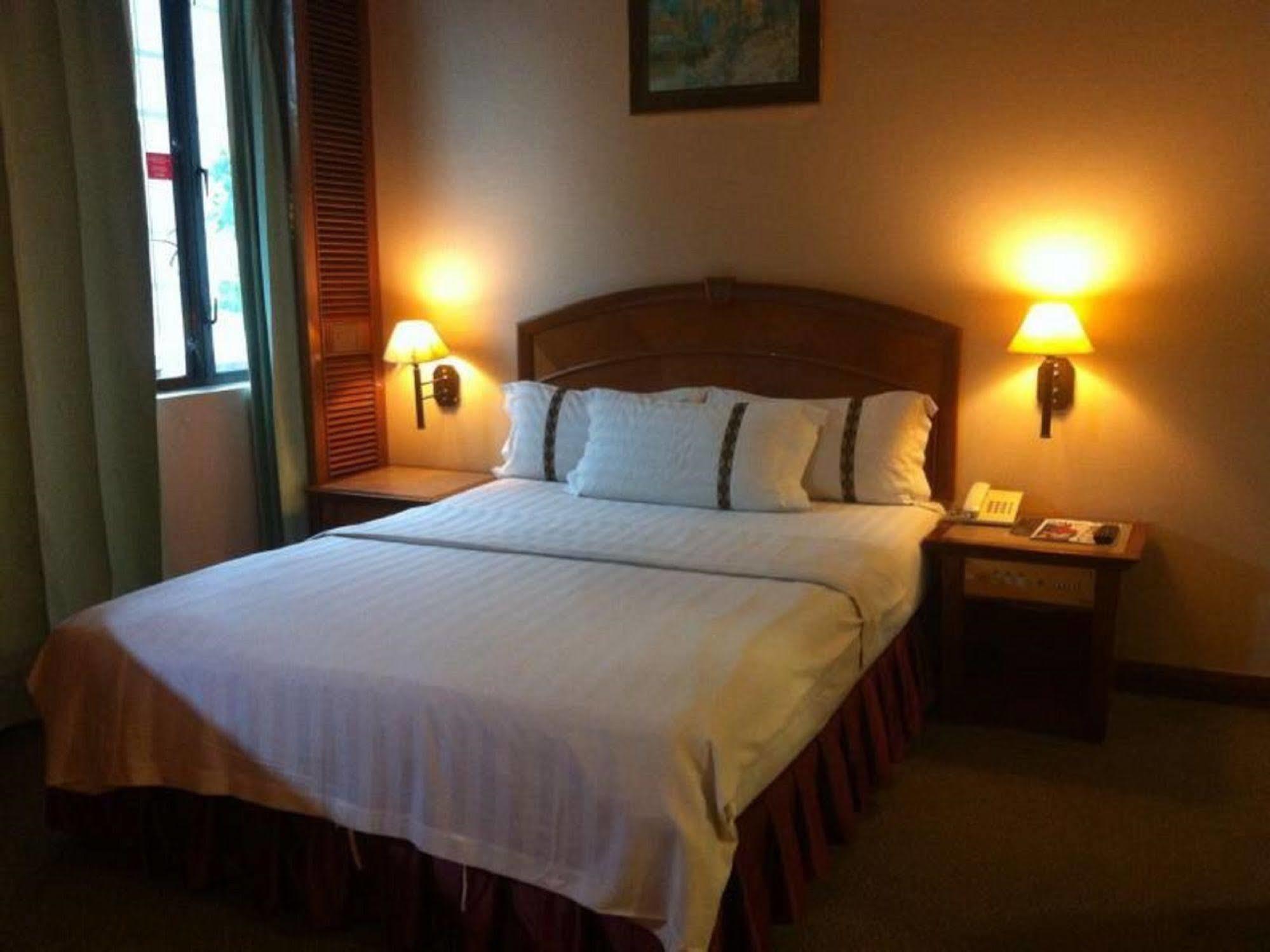 Hotel Deleeton Kota Kinabalu Dış mekan fotoğraf