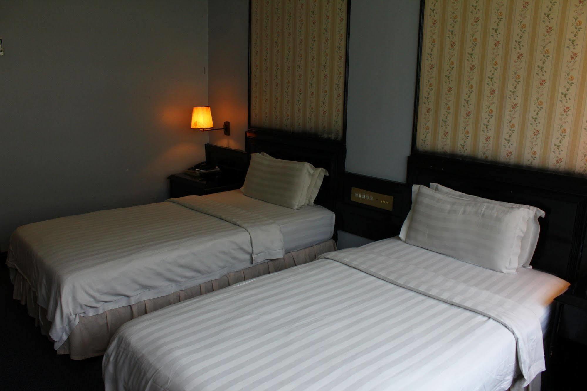 Hotel Deleeton Kota Kinabalu Dış mekan fotoğraf