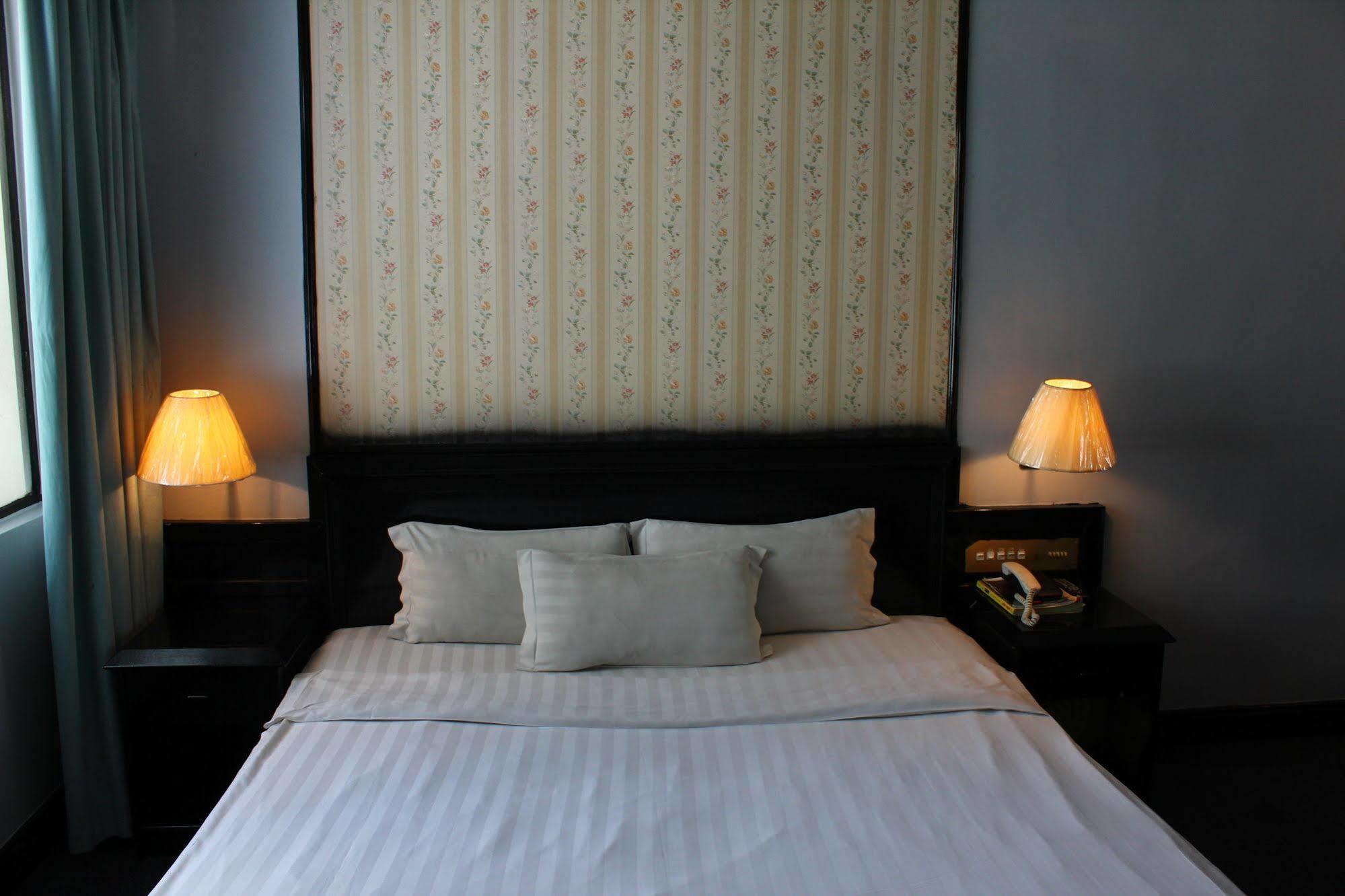 Hotel Deleeton Kota Kinabalu Dış mekan fotoğraf