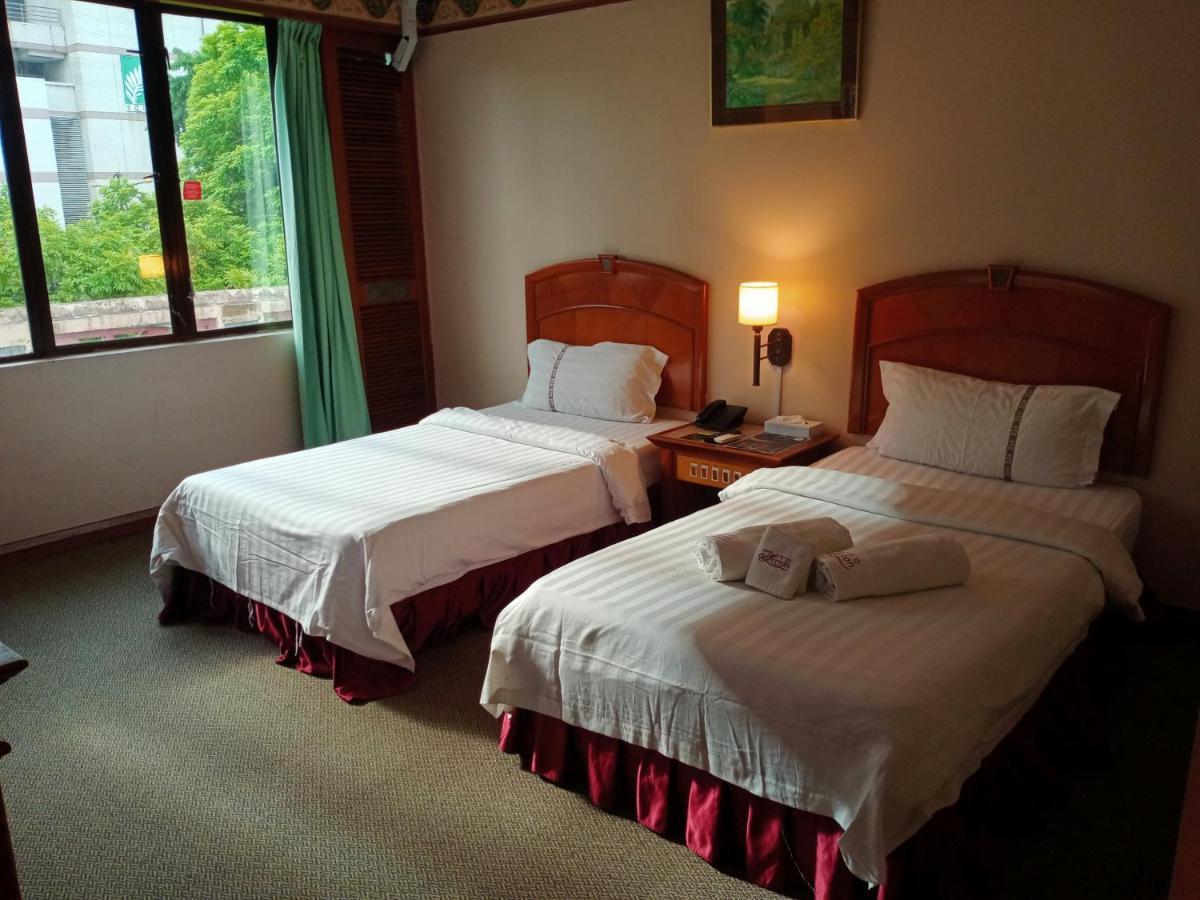 Hotel Deleeton Kota Kinabalu Dış mekan fotoğraf