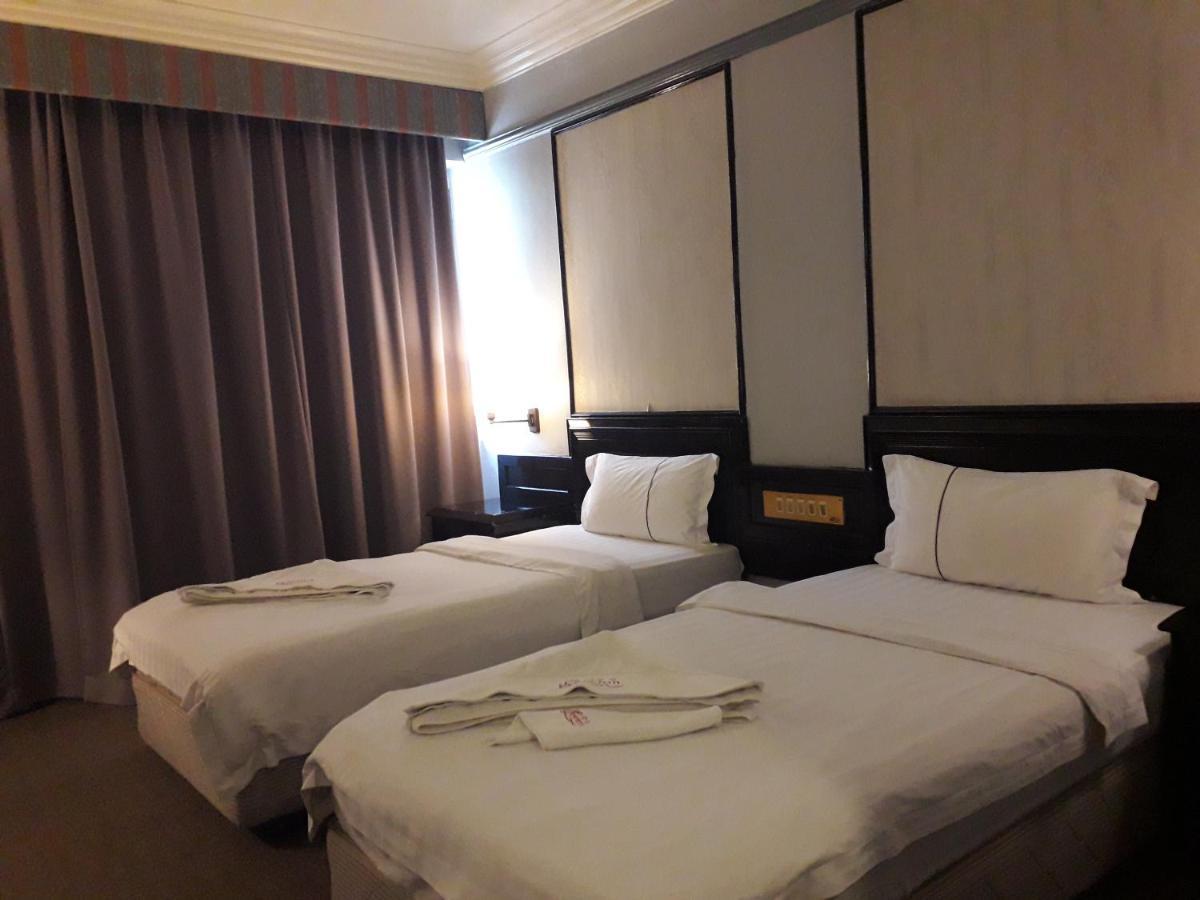 Hotel Deleeton Kota Kinabalu Dış mekan fotoğraf
