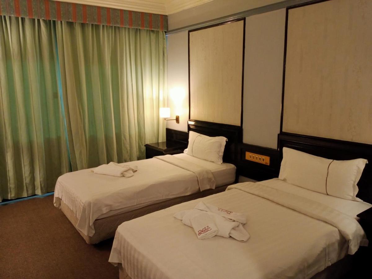 Hotel Deleeton Kota Kinabalu Dış mekan fotoğraf